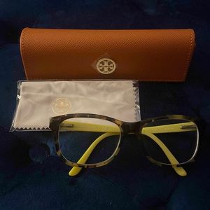 Gently used Tory Burch glasses in excellent condition TY2038. Tortoise/yellow